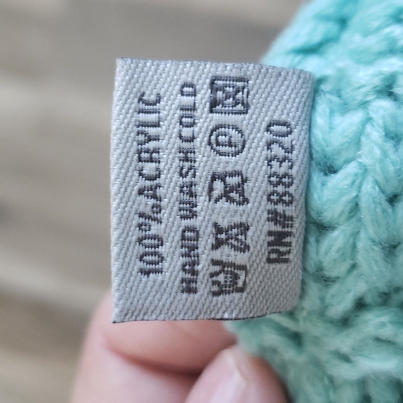 BUNDLE OF TWO KNIT BEANIE/TOBOGGAN 1 AMERICAN EAGLE ONE CC - Picture 11 of 11